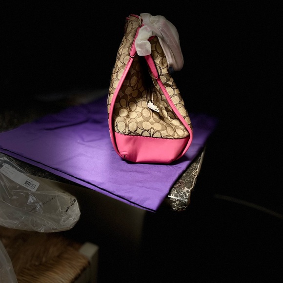 NEW large Coach purse with hot pink trim - Picture 4 of 8